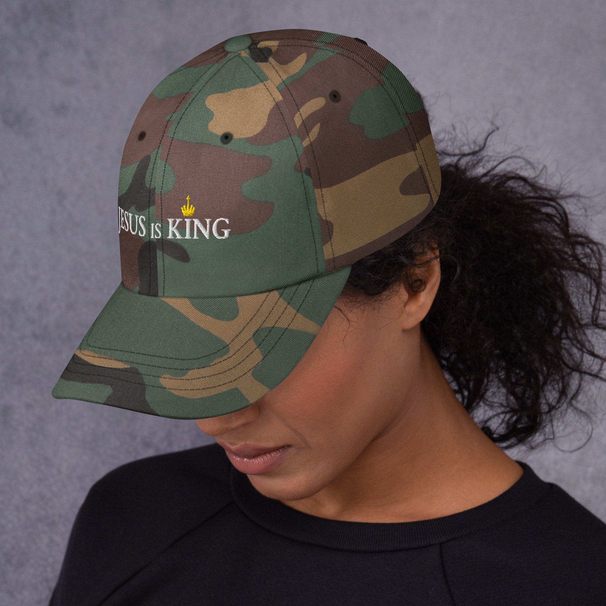 JESUS is KING - Dad-Hat DE dunkles Design ${variant-option} faith design by The Light of Life