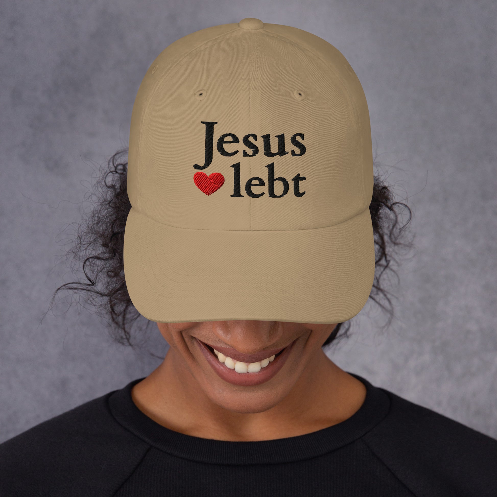 Jesus lebt - Dad-Hat DE helles Design faith design by The Light of Life