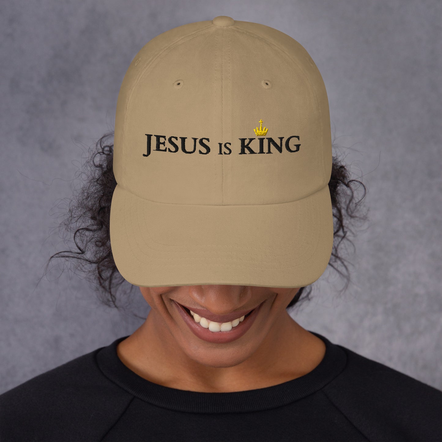 JESUS is KING - Dad-Hat DE helles Design ${variant-option} faith design by The Light of Life