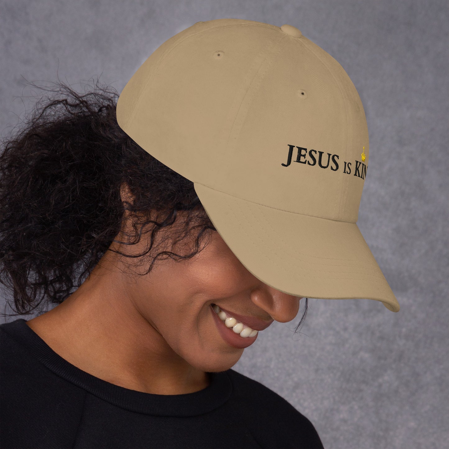 JESUS is KING - Dad-Hat DE helles Design ${variant-option} faith design by The Light of Life