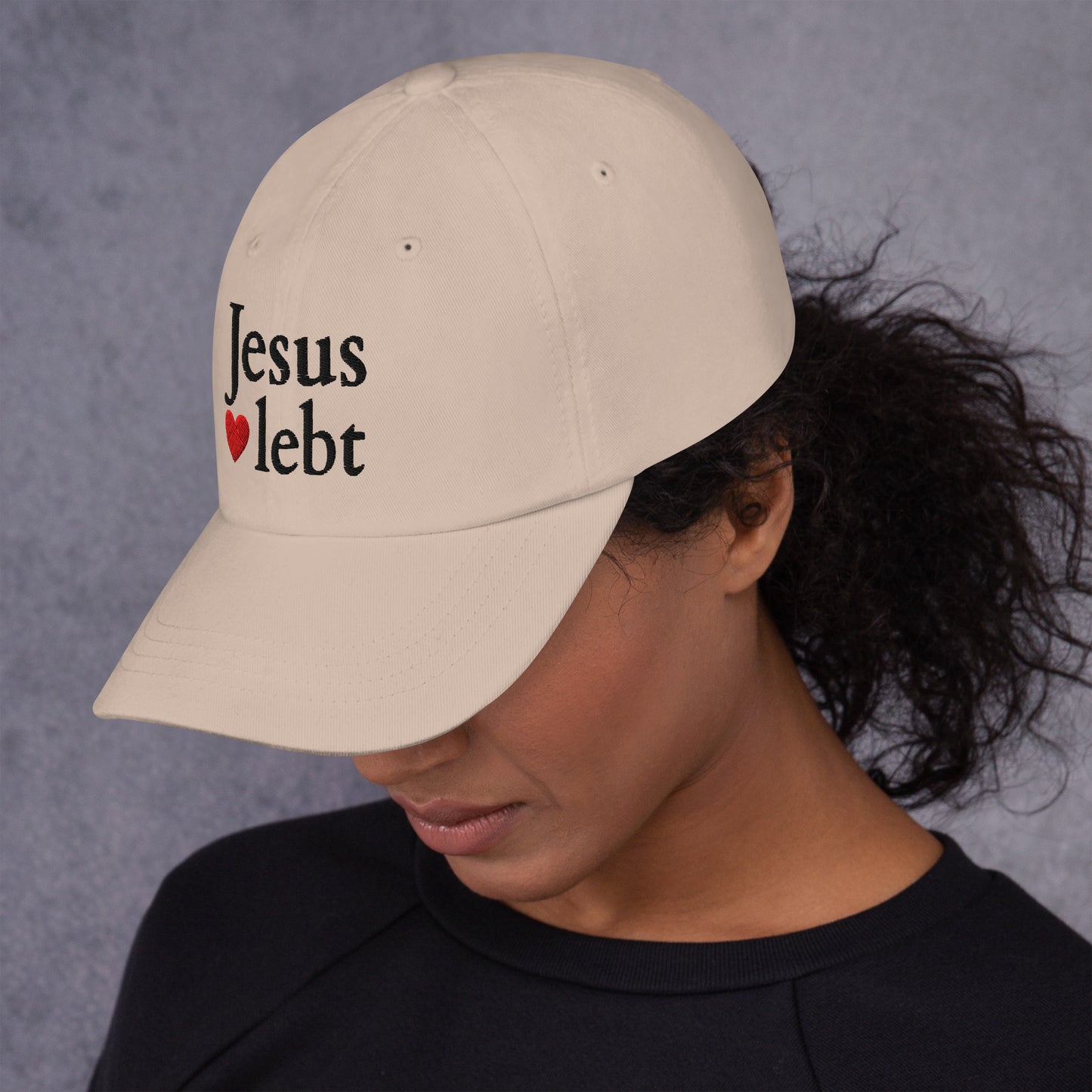 Jesus lebt - Dad-Hat DE helles Design faith design by The Light of Life