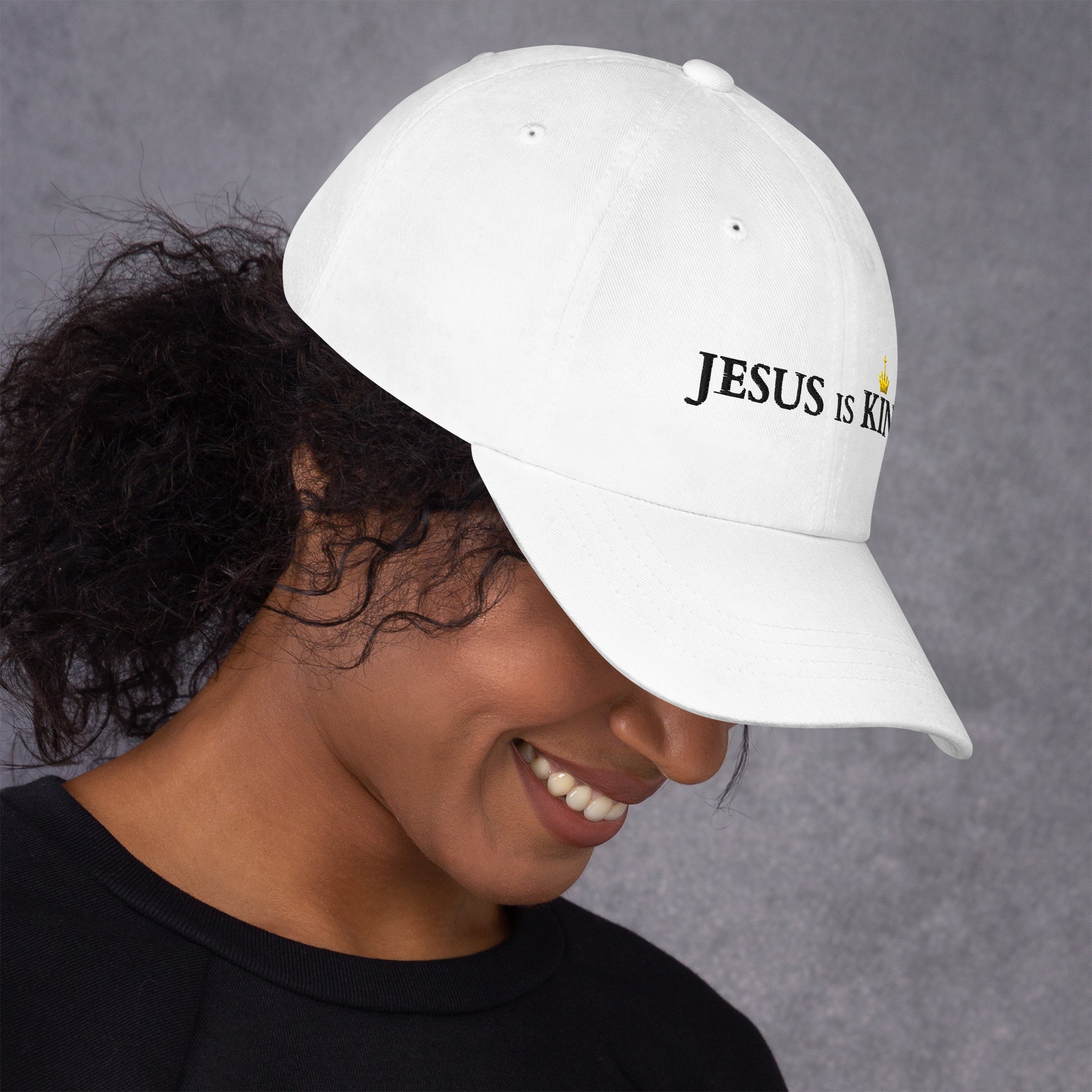 JESUS is KING - Dad-Hat DE helles Design ${variant-option} faith design by The Light of Life