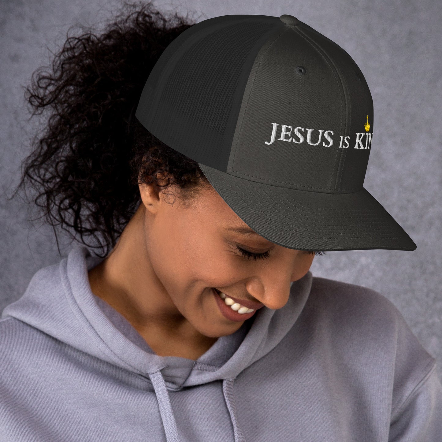 JESUS is KING - Trucker-Cap DE dunkles Design faith design by The Light of Life