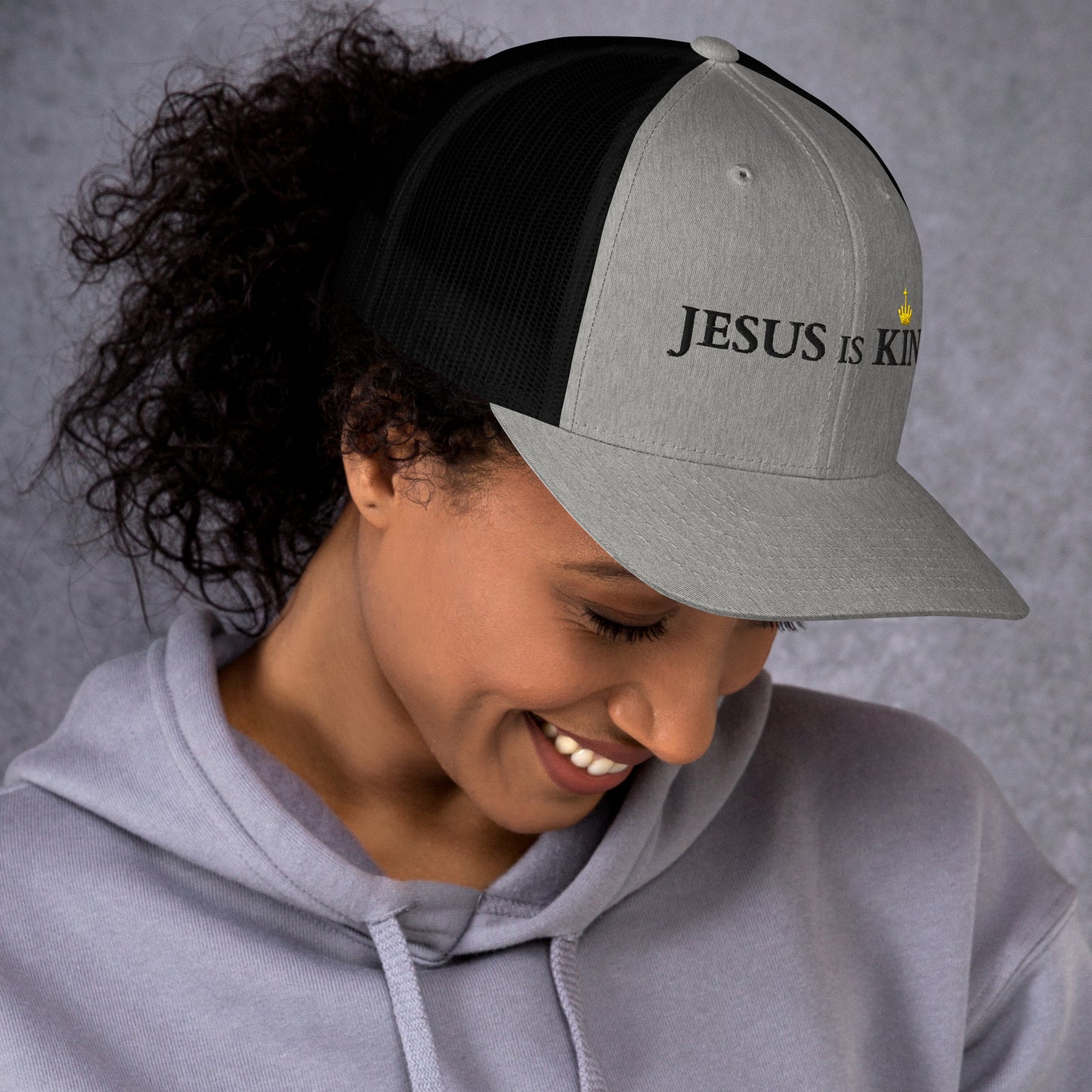 JESUS is KING - Trucker-Cap DE helles Design faith design by The Light of Life