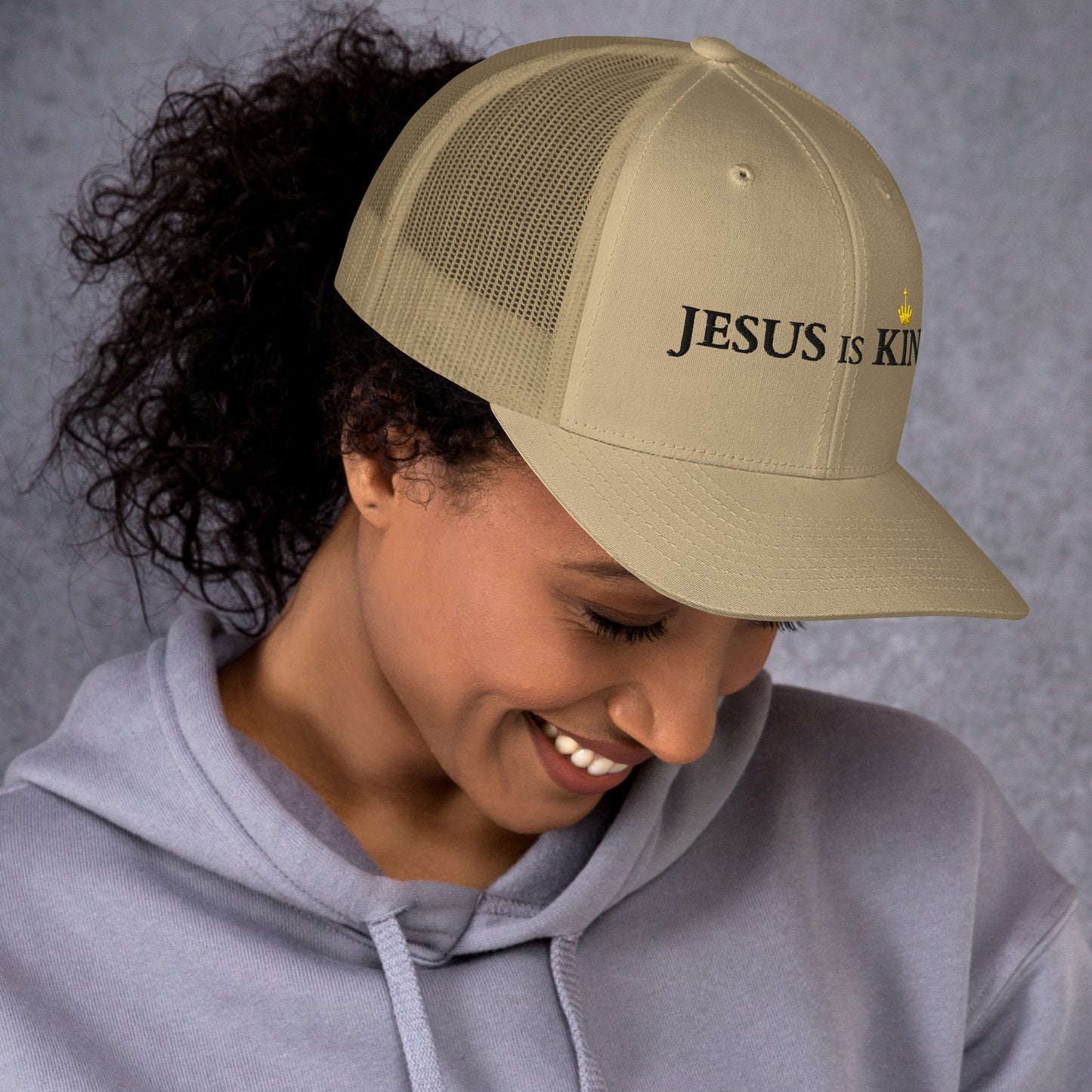 JESUS is KING - Trucker-Cap DE helles Design faith design by The Light of Life