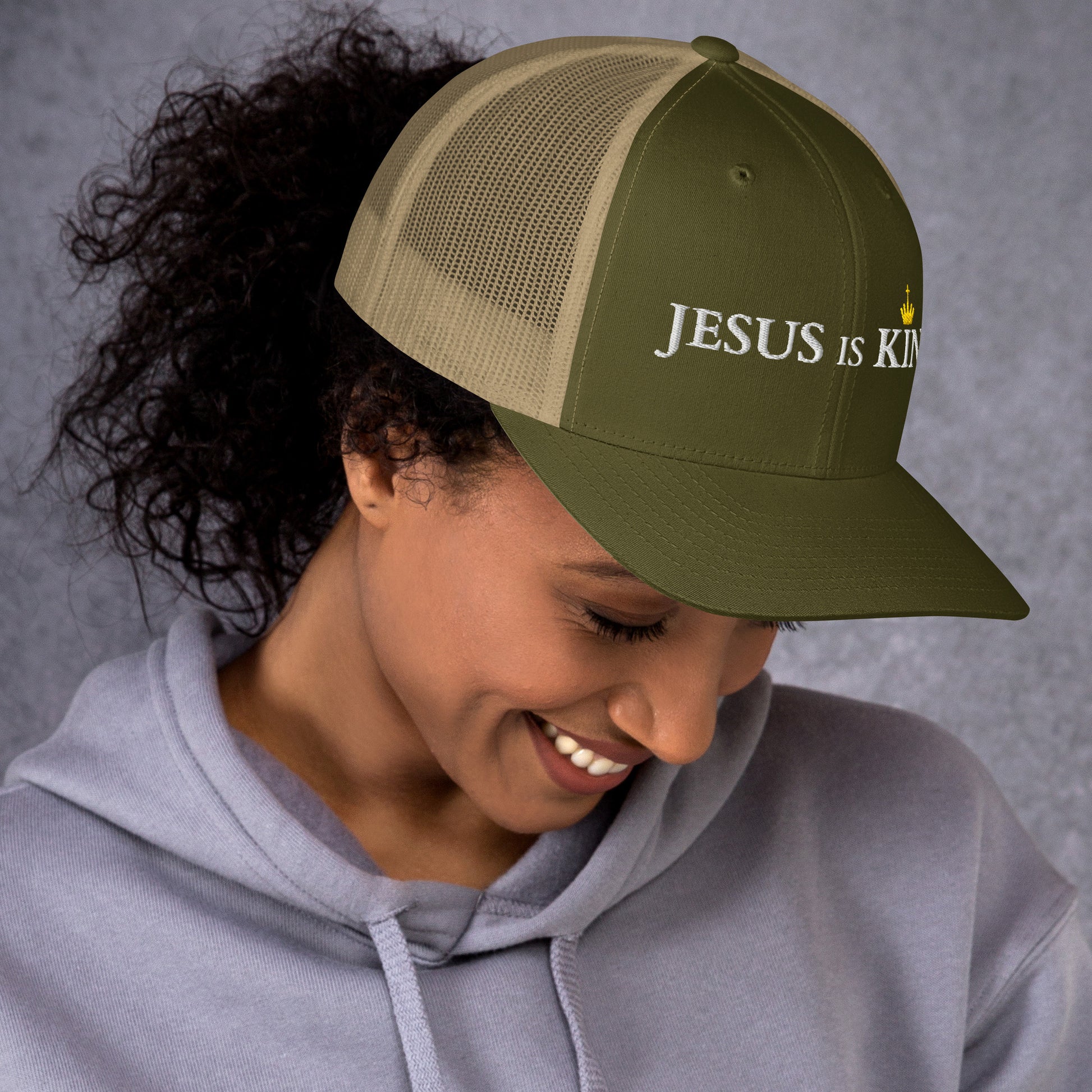 JESUS is KING - Trucker-Cap DE dunkles Design faith design by The Light of Life