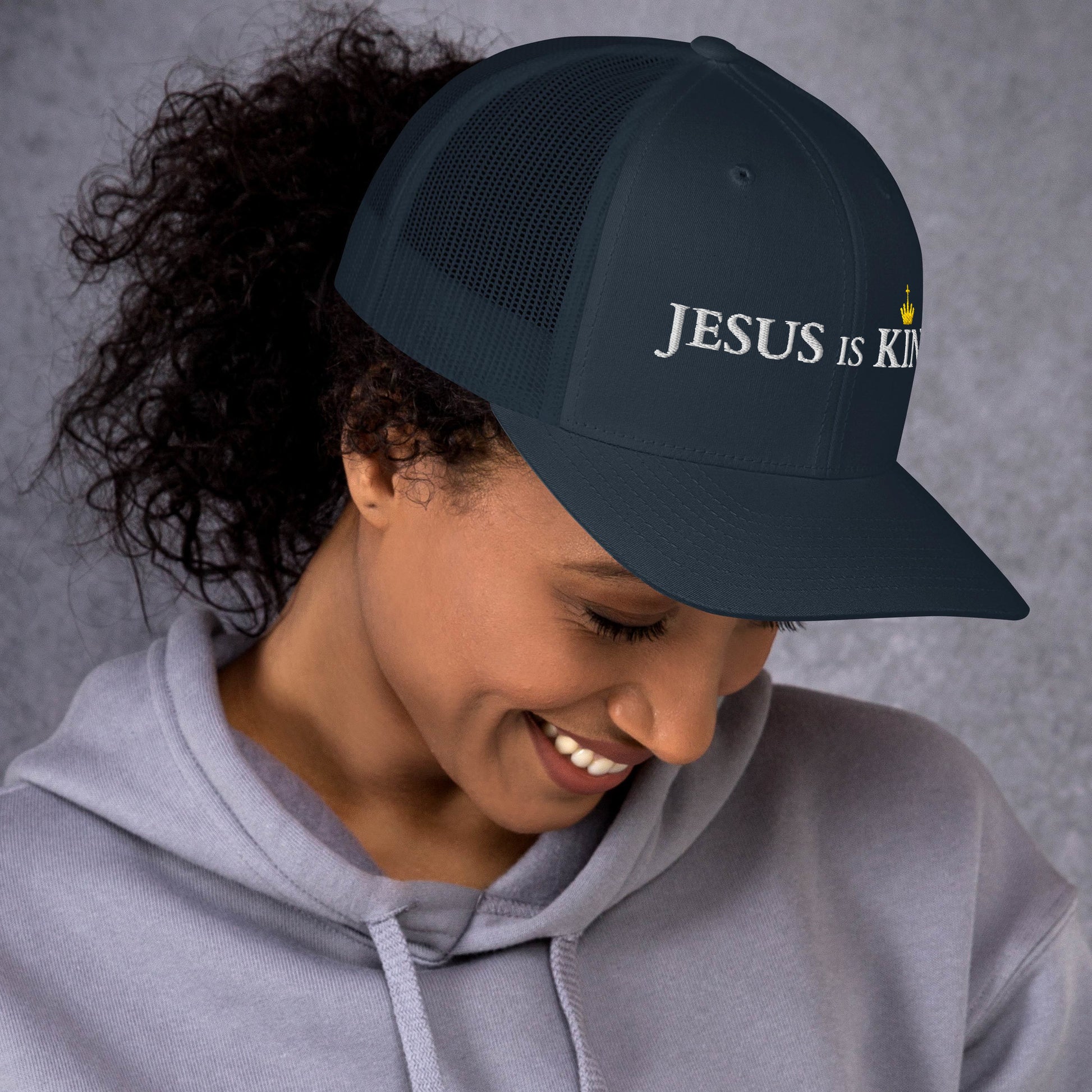JESUS is KING - Trucker-Cap DE dunkles Design faith design by The Light of Life