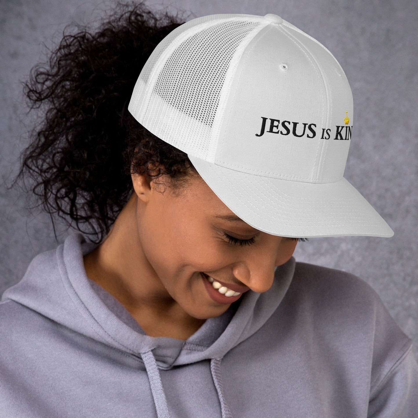 JESUS is KING - Trucker-Cap DE helles Design faith design by The Light of Life